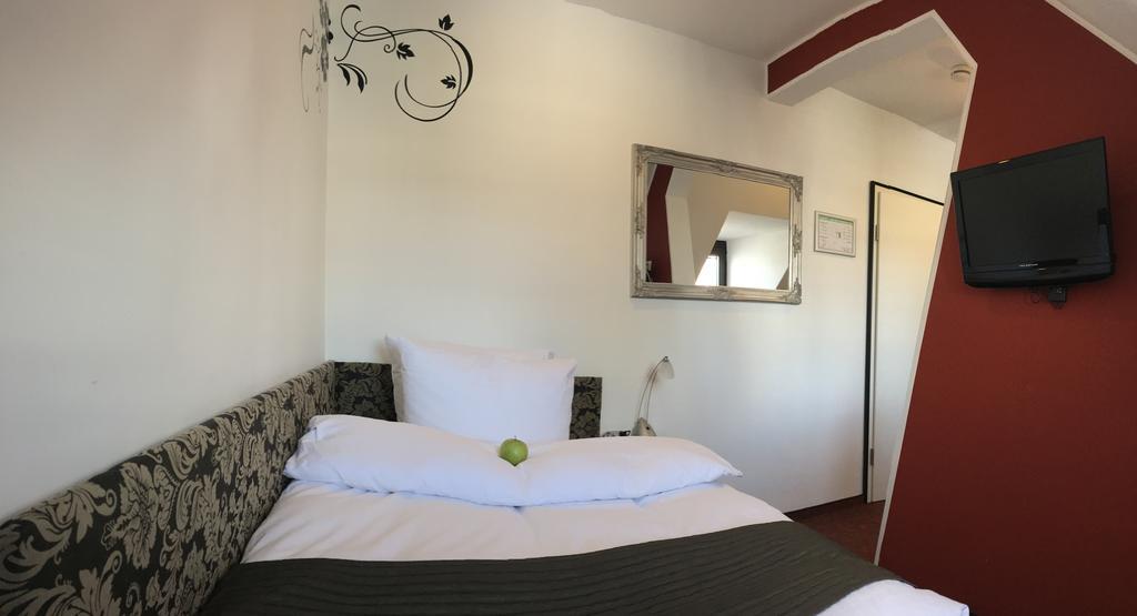 Hotel Heymann Кайзерслаутерн Екстериор снимка