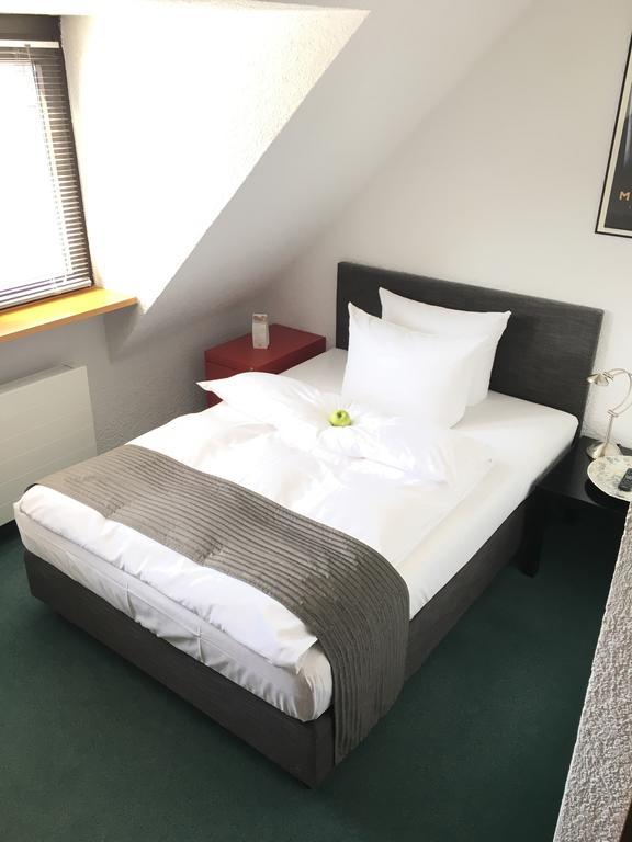 Hotel Heymann Кайзерслаутерн Екстериор снимка