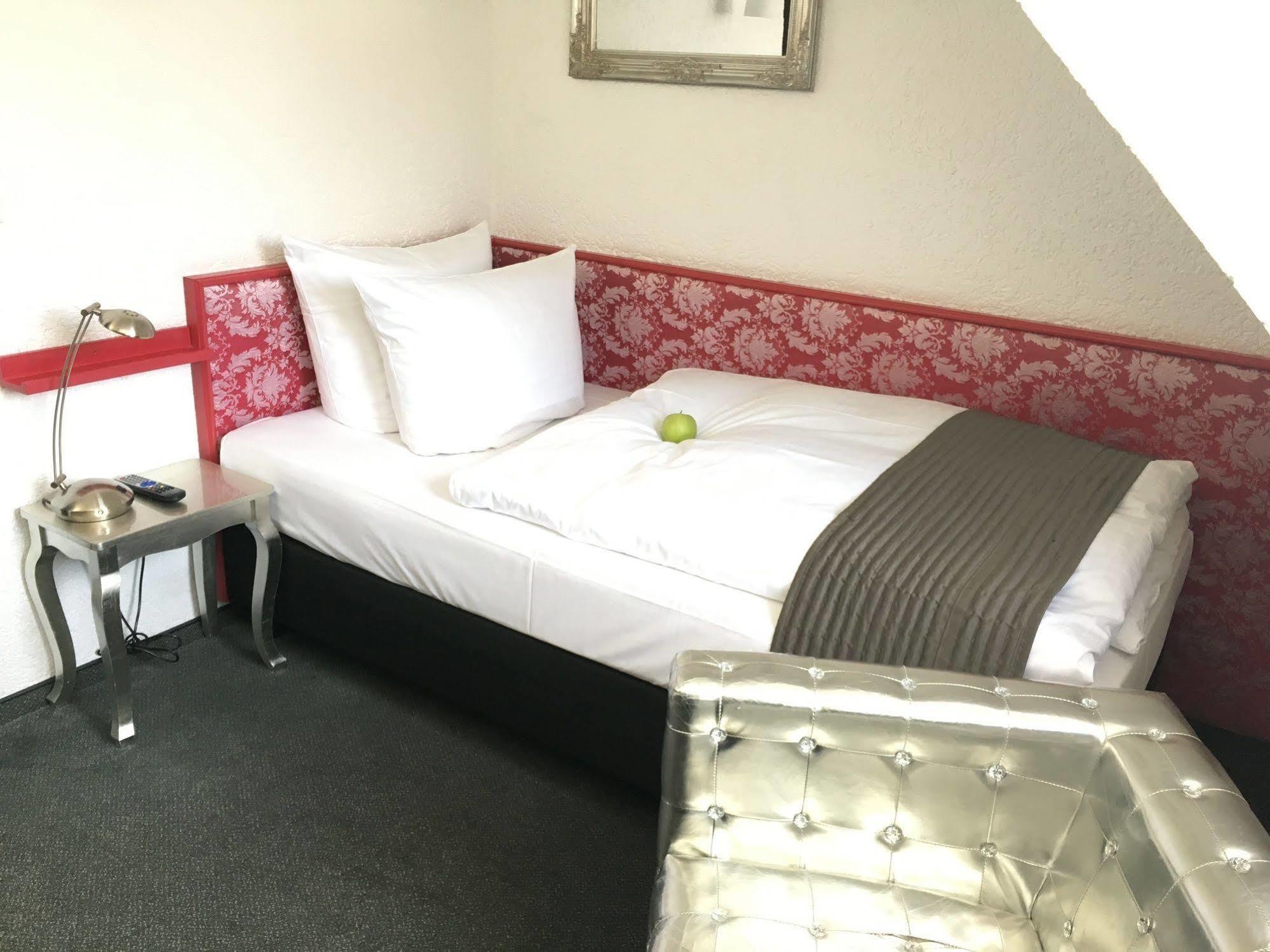 Hotel Heymann Кайзерслаутерн Екстериор снимка