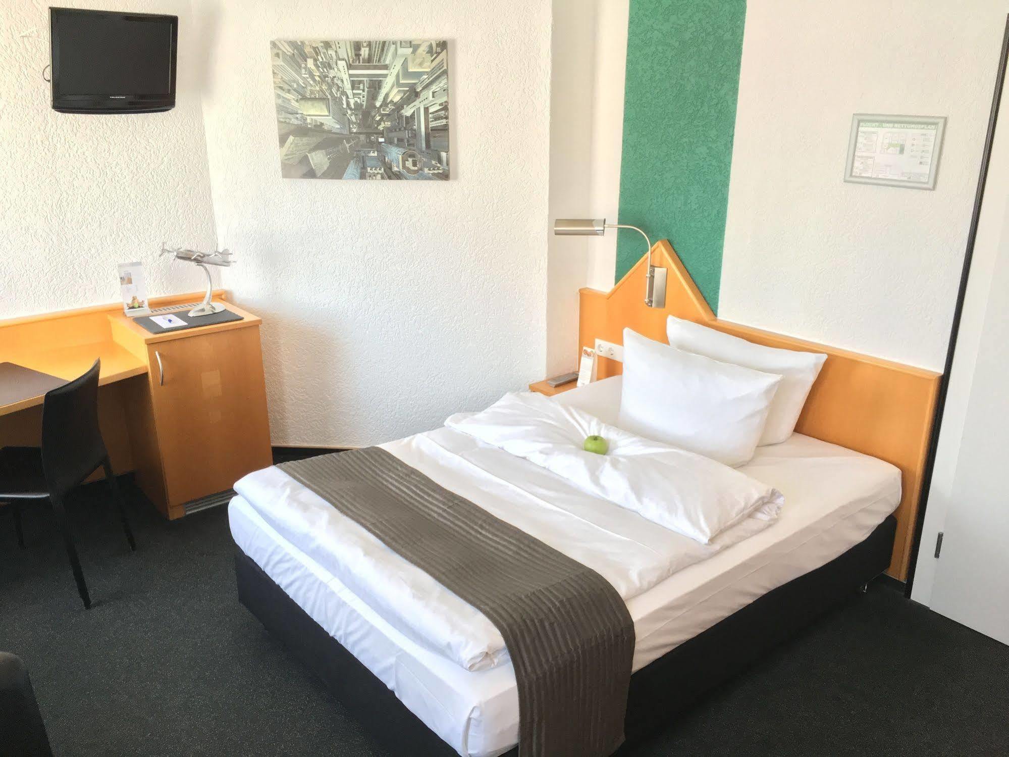 Hotel Heymann Кайзерслаутерн Екстериор снимка