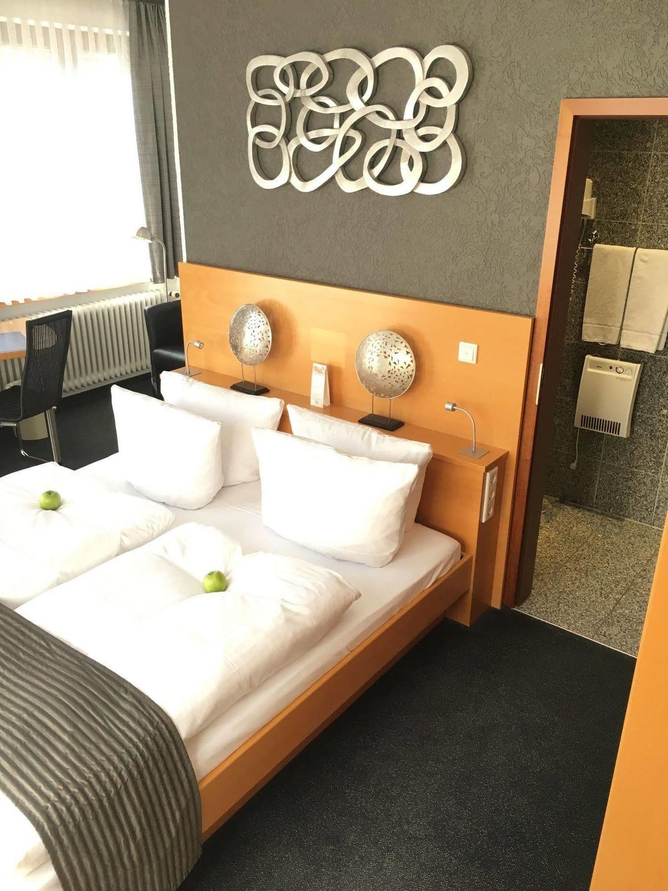 Hotel Heymann Кайзерслаутерн Екстериор снимка